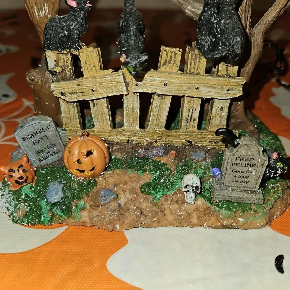Lemax Spooky Town Happy Howl-o-ween Table Accent